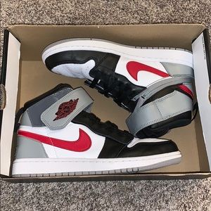 AIR JORDAN 1 HI FLYEASE